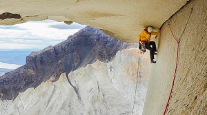 Un momento della scalata. Foto di Thomas Senf